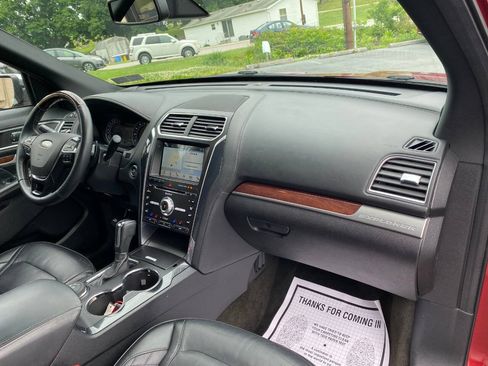Used 2017 Ford Explorer Platinum AWD/4WD image 37