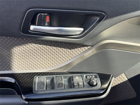 Used 2021 Toyota C-HR Limited image 24