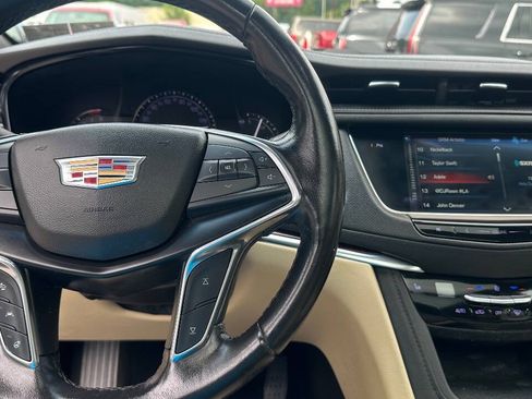 Used 2019 Cadillac XT5 Luxury AWD/4WD image 16