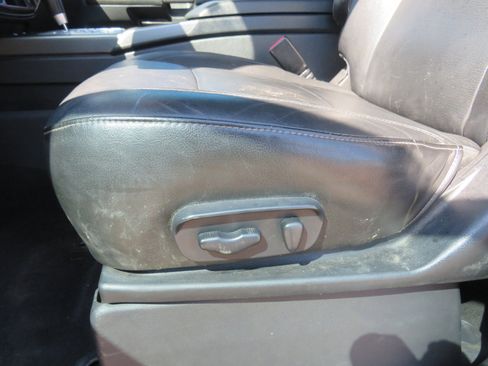 Used 2011 Nissan Armada Platinum image 23