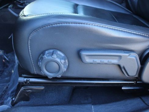 Used 2018 Jeep Wrangler Unlimited Sahara image 12