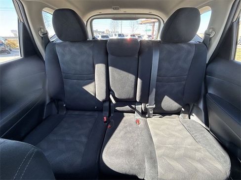 Used 2015 Nissan Rogue S image 21