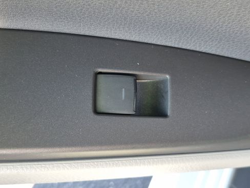 Used 2022 Toyota Camry SE image 16