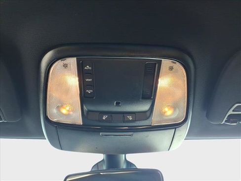Used 2021 Dodge Durango SXT w/ Blacktop Package AWD/4WD image 29