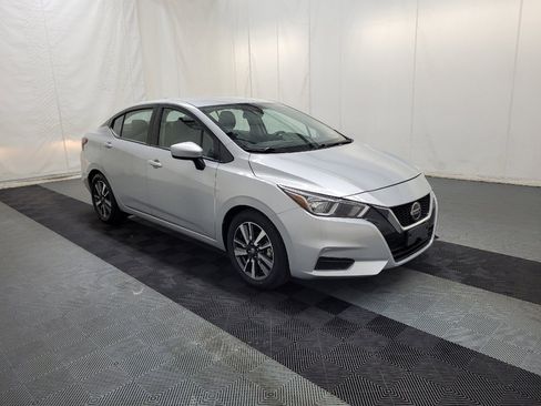Used 2022 Nissan Versa SV FWD image 13