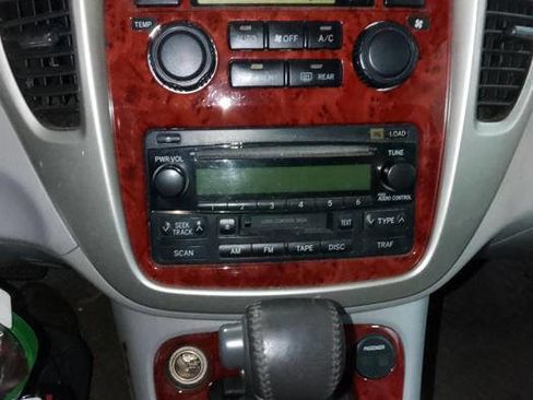 Used 2005 Toyota Highlander Limited AWD/4WD image 36
