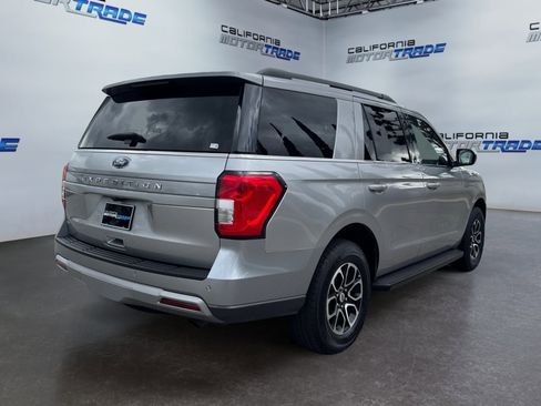 Used 2024 Ford Expedition XLT RWD image 5