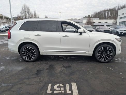 Used 2025 Volvo XC90 B6 Plus image 6
