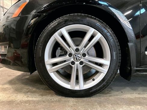 Used 2013 Volkswagen Passat TDI SEL Premium image 8
