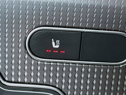 Used 2022 Mercedes-Benz GLB 250 image 19