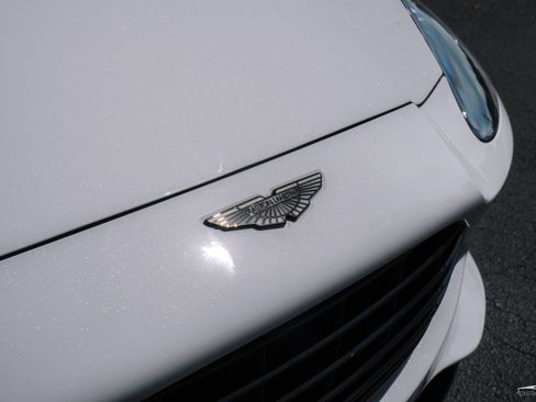 Used 2021 Aston Martin DBX image 18