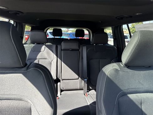 New 2025 Jeep Grand Cherokee L Laredo w/ Luxury Tech Group I image 29