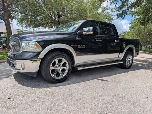 Used 2016 RAM 1500 Laramie w/ Convenience Group AWD/4WD image 3