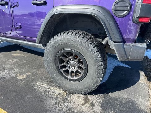 Used 2023 Jeep Wrangler Unlimited Rubicon w/ Xtreme Recon 35" Tire Package image 12