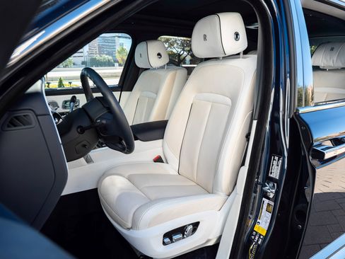 Certified 2022 Rolls-Royce Cullinan image 21