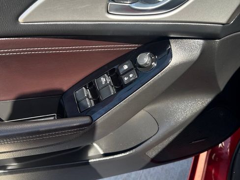 Used 2018 MAZDA MAZDA3 Touring FWD image 9