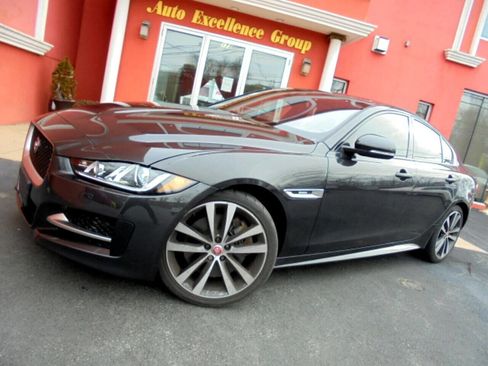 Used 2018 Jaguar XE R-Sport image 24