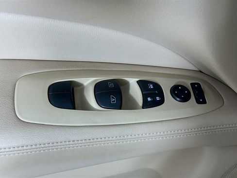 Used 2019 Nissan Pathfinder Platinum image 21