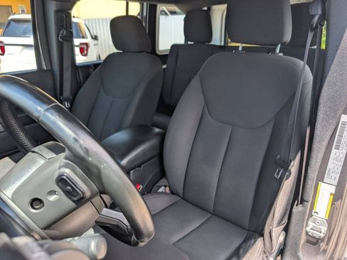 Used 2017 Jeep Wrangler Unlimited Sport w/ Connectivity Group AWD/4WD image 14