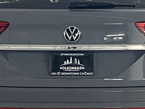 Certified 2022 Volkswagen Atlas Cross Sport SE image 35