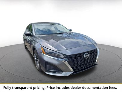 Used 2025 Nissan Altima 2.5 SV