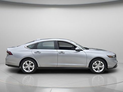 Used 2025 Honda Accord LX image 3