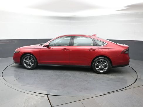 Certified 2023 Honda Accord EX image 3