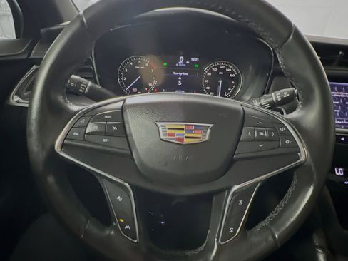 Used 2020 Cadillac XT5 Luxury w/ LPO, Floor Liner Package FWD image 18