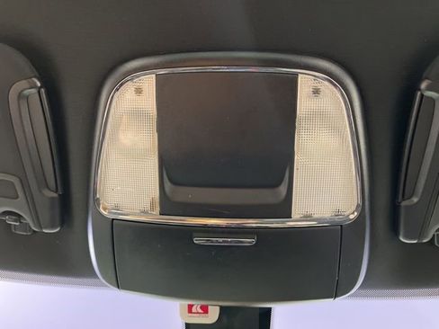 Used 2018 Dodge Charger SXT w/ Blacktop Package image 31