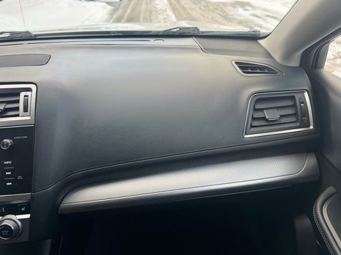 Used 2017 Subaru Outback 2.5i Premium image 21