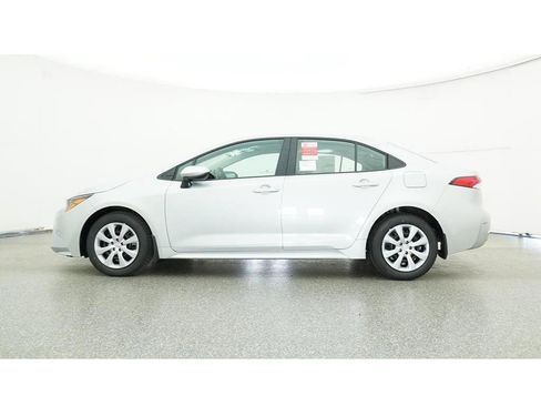 New 2025 Toyota Corolla LE FWD image 19