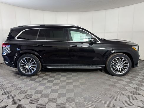 New 2026 Mercedes-Benz GLS 580 4MATIC image 8