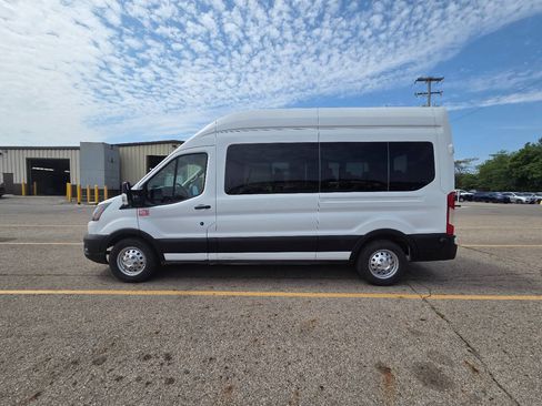 Used 2024 Ford Transit 350 XL AWD/4WD image 4