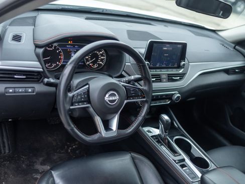 Used 2024 Nissan Altima 2.5 SR image 4