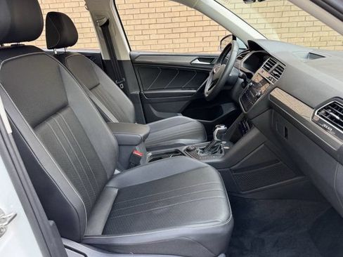 Used 2023 Volkswagen Tiguan SE AWD/4WD image 7