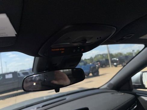 Used 2025 Buick Envista Preferred w/ Convenience I Package image 10