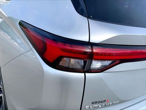 Used 2024 Mitsubishi Outlander SE AWD/4WD image 28