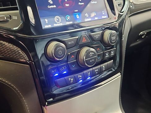 Used 2019 Jeep Grand Cherokee Trackhawk AWD/4WD image 25