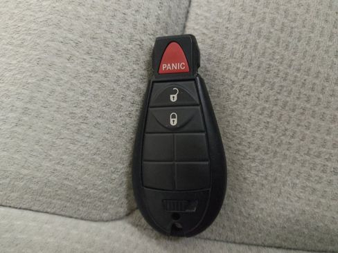 Used 2016 Dodge Grand Caravan SE w/ Quick Order Package 29E SE FWD image 32
