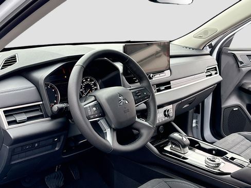 New 2026 Mitsubishi Outlander Trail Edition S-AWC image 4