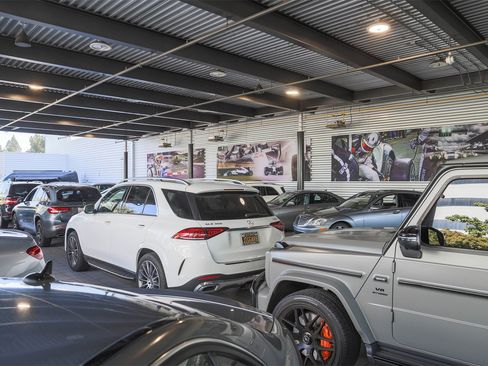 Used 2019 Land Rover Range Rover Sport HSE image 17