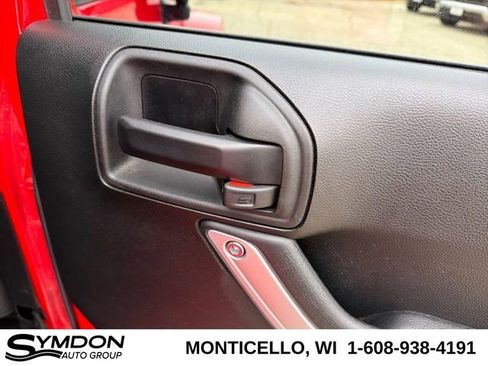 Used 2017 Jeep Wrangler Unlimited Sahara w/ Dual Top Group image 21