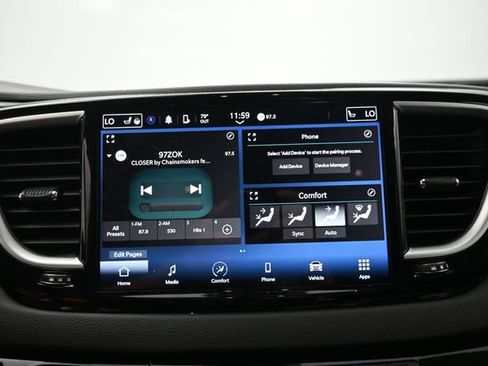 Used 2024 Chrysler Pacifica Touring-L FWD image 24