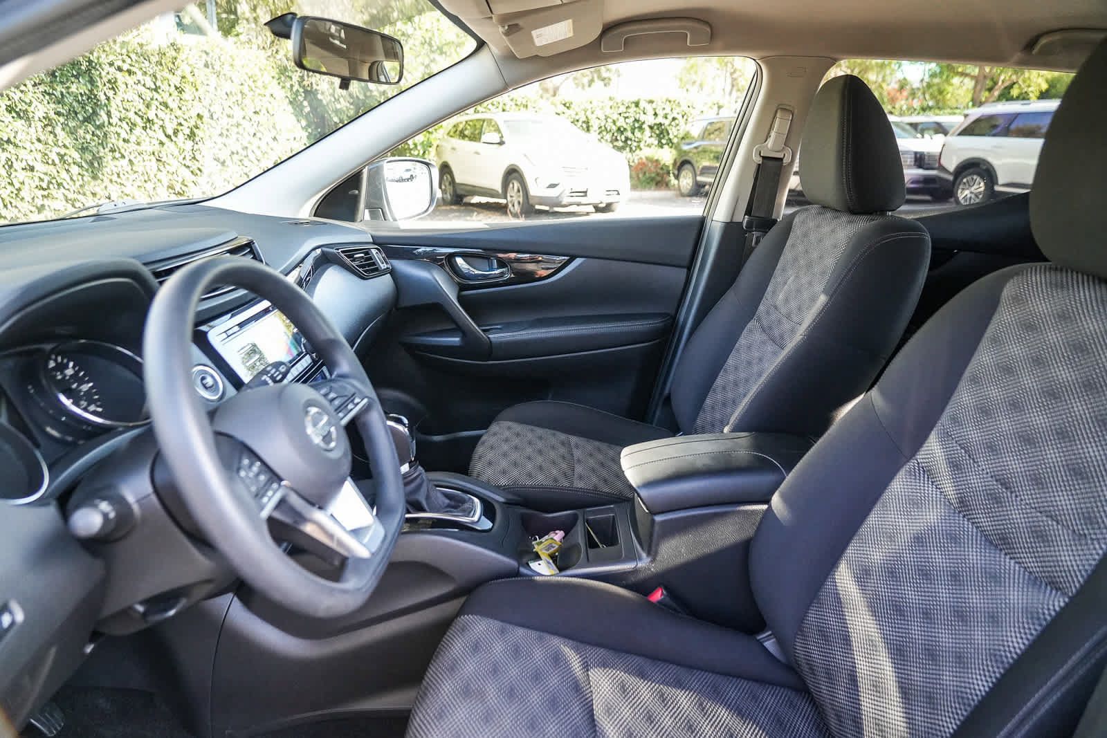 Used 2018 Nissan Rogue Sport SV FWD image 17