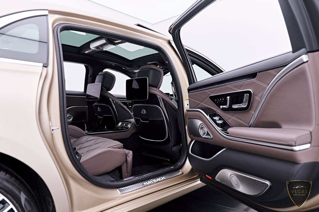 Used 2024 Mercedes-Benz Maybach S 680 4MATIC image 35