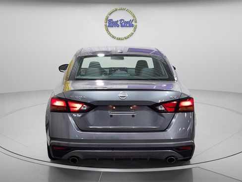 Used 2023 Nissan Altima 2.5 SV w/ SV Premium Package FWD image 5