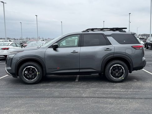 New 2026 Nissan Pathfinder SV image 7