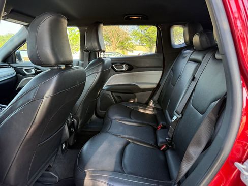 Used 2025 Jeep Compass Limited AWD/4WD image 25