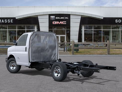 New 2025 GMC Savana 3500 w/ Power Convenience Package image 3