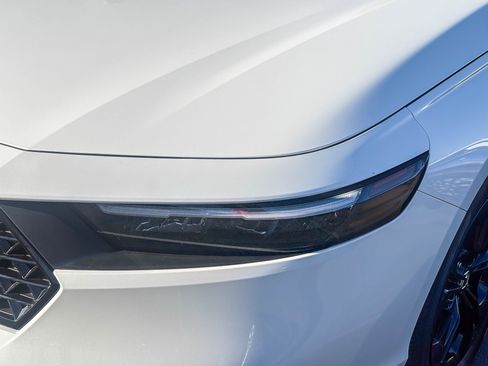 Certified 2025 Honda Accord SE image 9
